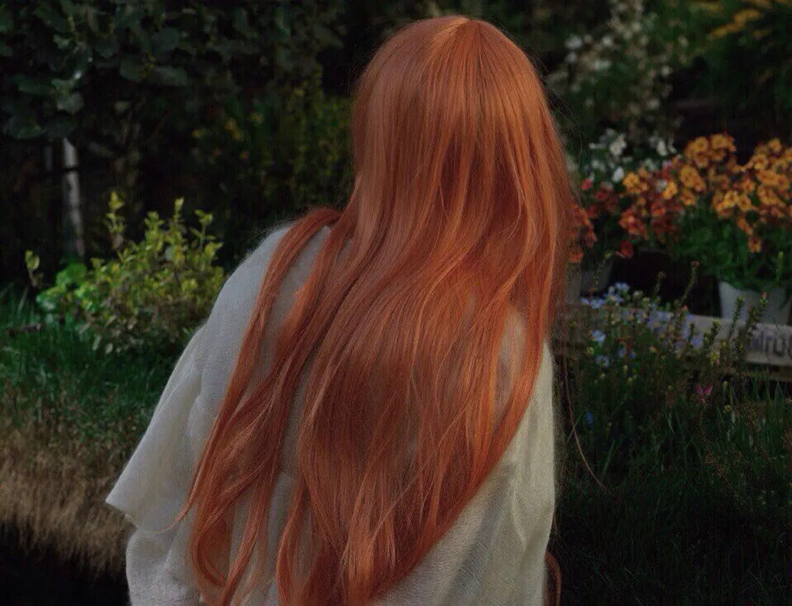 ロング カラー ブリーチ オレンジ レイヤーカット🪽 カネコミユのヘアスタイル