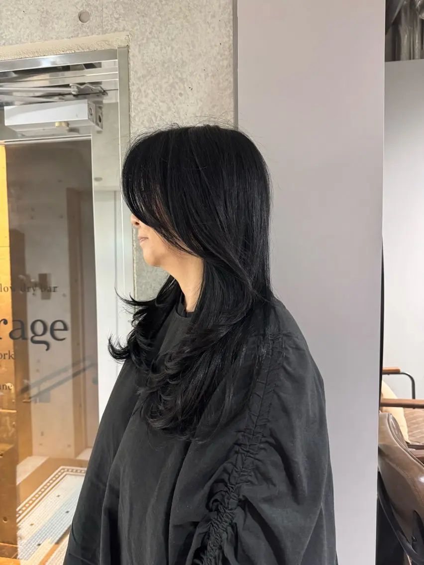 ロング ロングレイヤー レイヤーカット ロング カット トリートメント TOKUYAMA AYANOのヘアスタイル