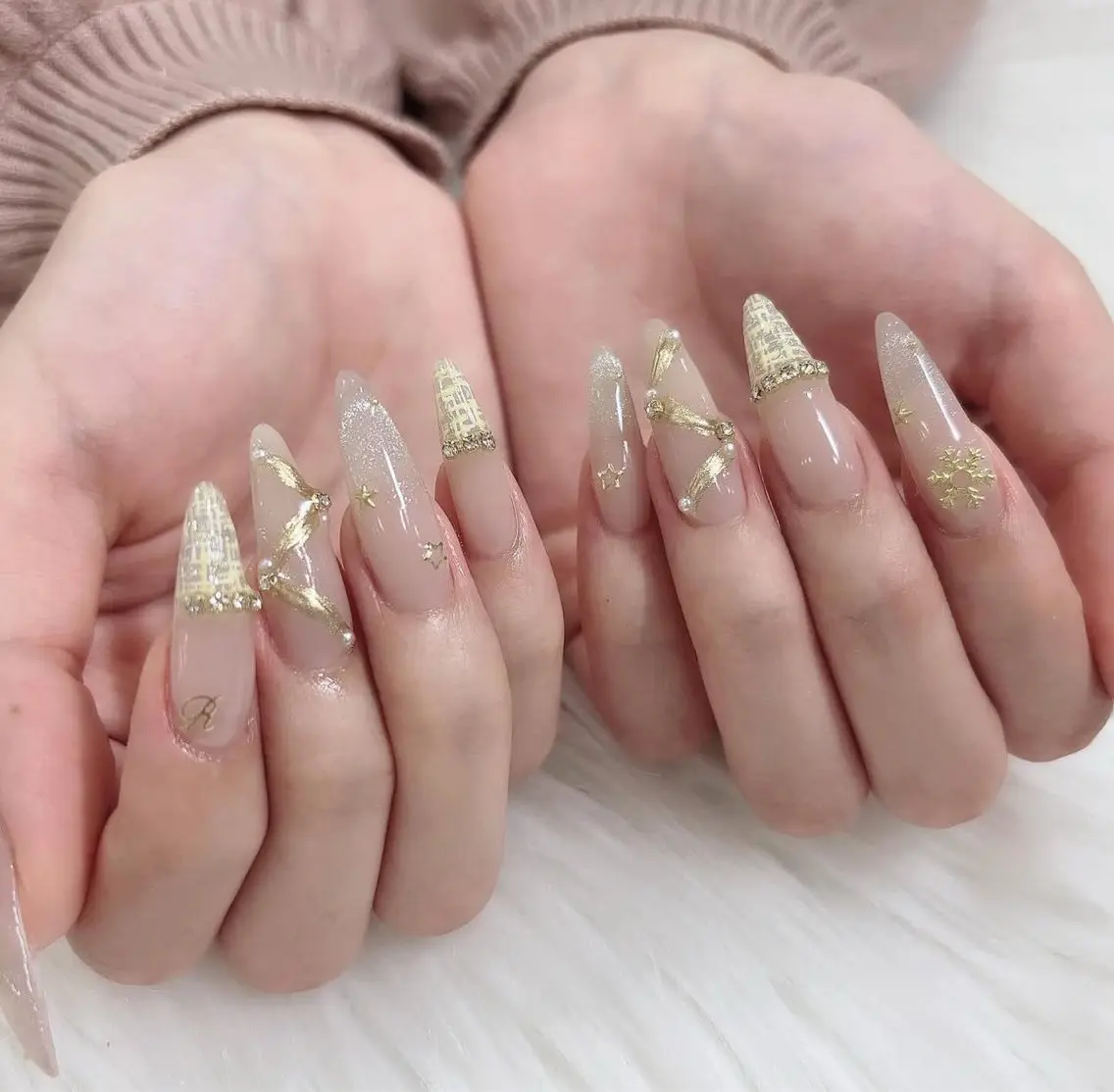 ネイル オーロラネイル クリアネイル フラッシュネイル ジェルネイル グラデーション ハンドネイル ZUZU AMEE NAILのネイルデザイン