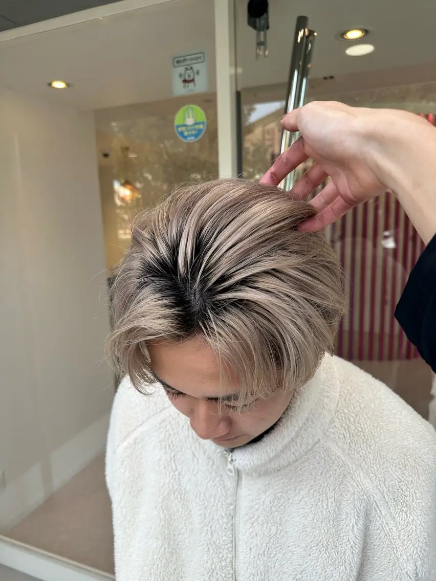 ミディアム メンズ ヘアカラー トリートメント ダメージレスブリーチ HIROSHIのヘアスタイル
