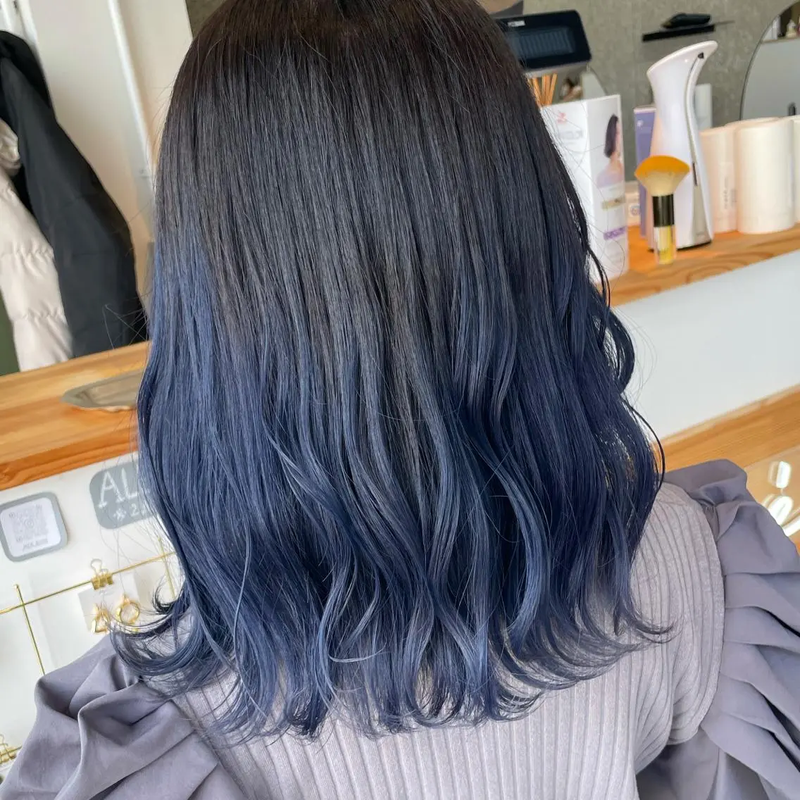 ミディアム カラー ヘアカラー トリートメント Lull1人美容室 バレイヤージュのヘアスタイル