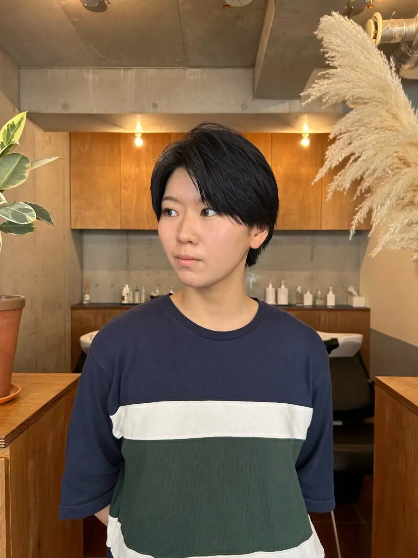 ショート カラー ショートヘア 伊賀 海優のヘアスタイル