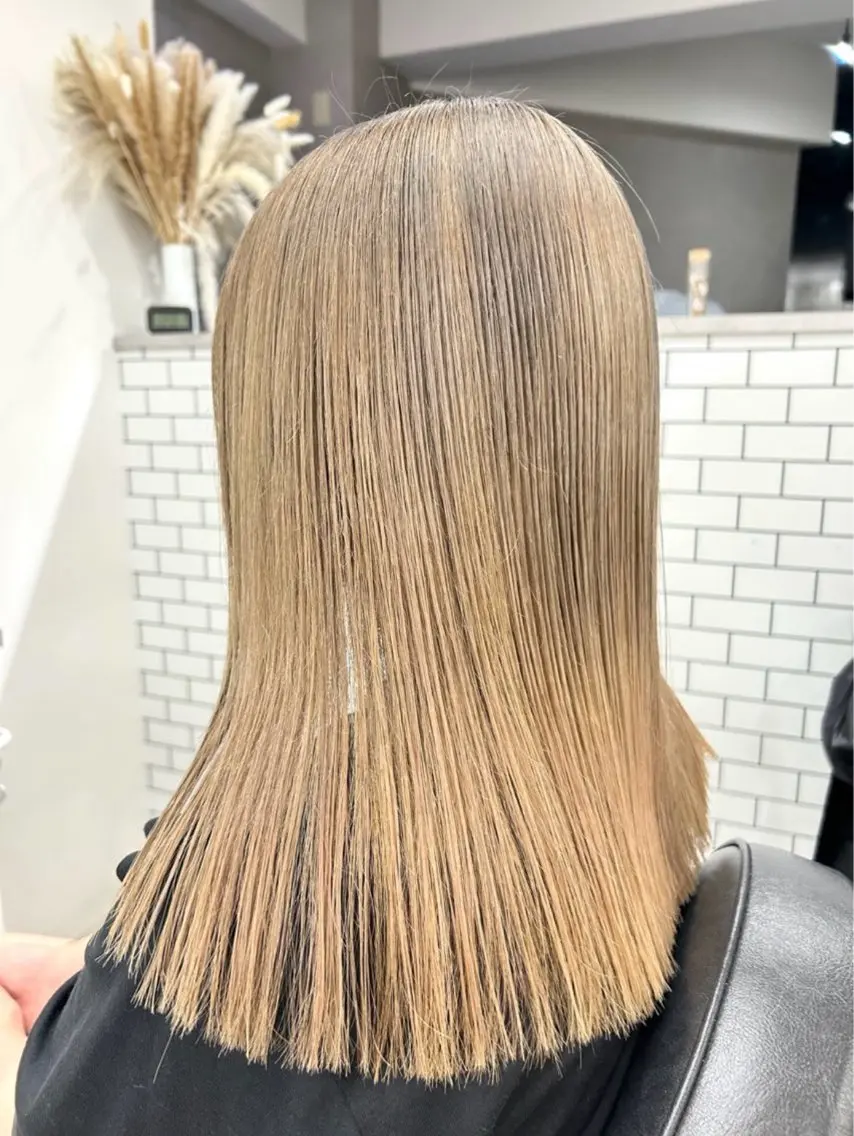 ミディアム カラー ヘアアレンジ ヘアカラー トリートメント 李奈🌼レイヤー/ 透明感カラーブリーチのヘアスタイル