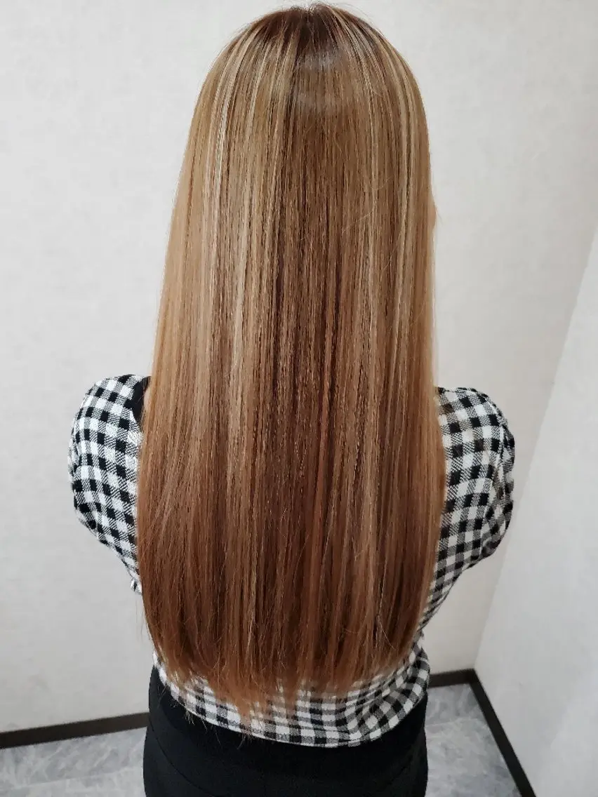 ロング カラー 小島　崇義 ブリーチお任せ下さいのヘアスタイル
