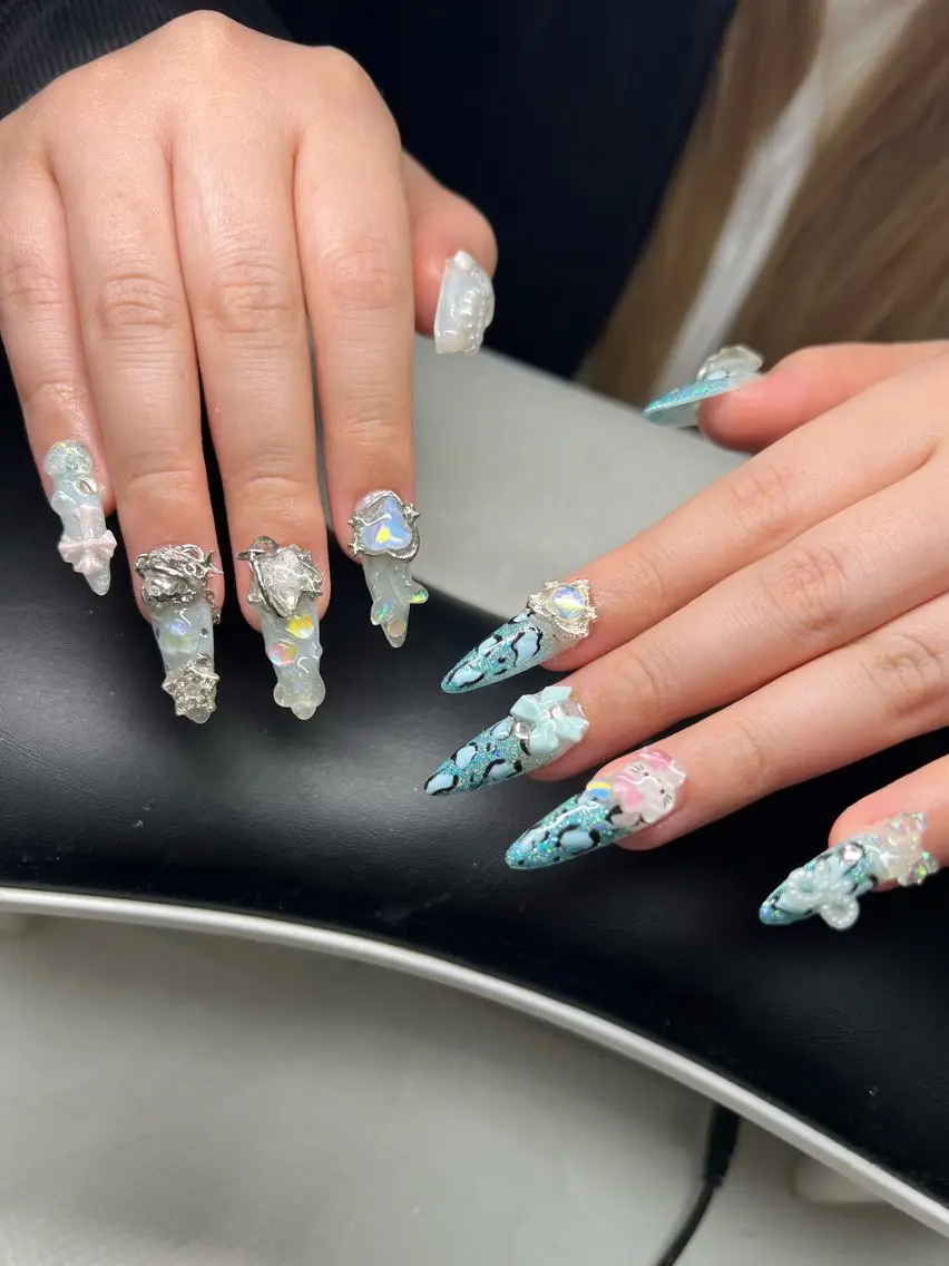 ネイル オーロラネイル チークネイル 長さ出し フットネイル フレンチネイル ハンドネイル Lee Nailsのネイルデザイン