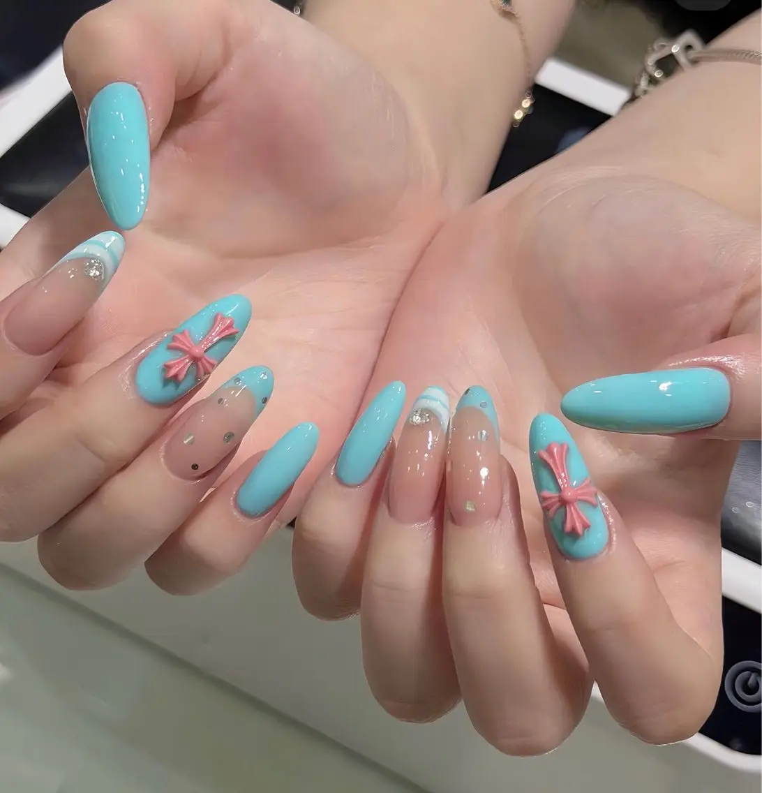 ネイル アートネイル ボルドー フレンチネイル ジェルネイル 氷ネイル・うるうるネイル ハンドネイル Julie Nail Rinのネイルデザイン