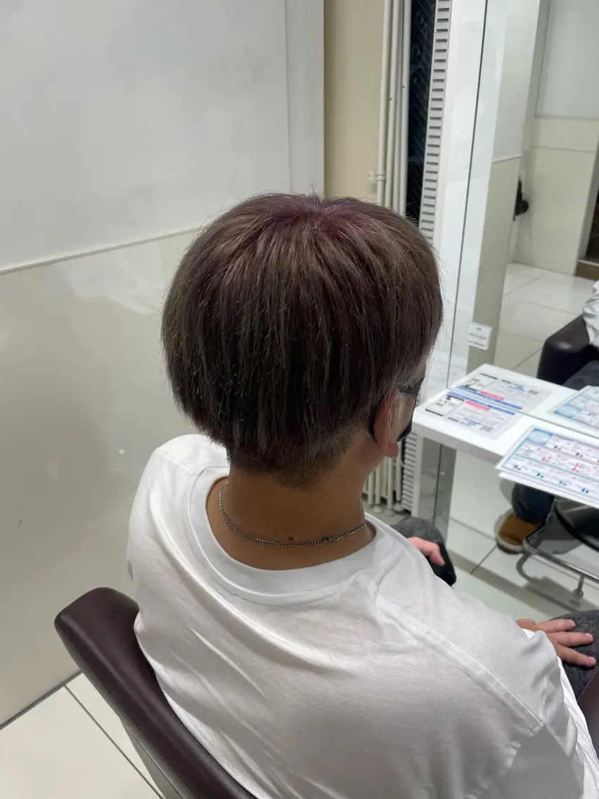 ショート カラー メンズ ラベンダーカラー シルバー yuzuna ハイトーン 天神のヘアスタイル