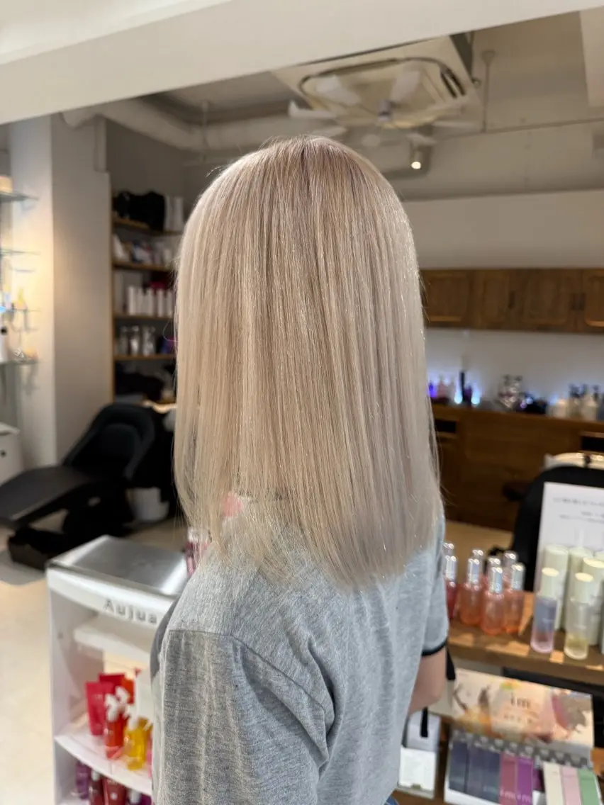カラー ブリーチ 青木 海斗のヘアスタイル