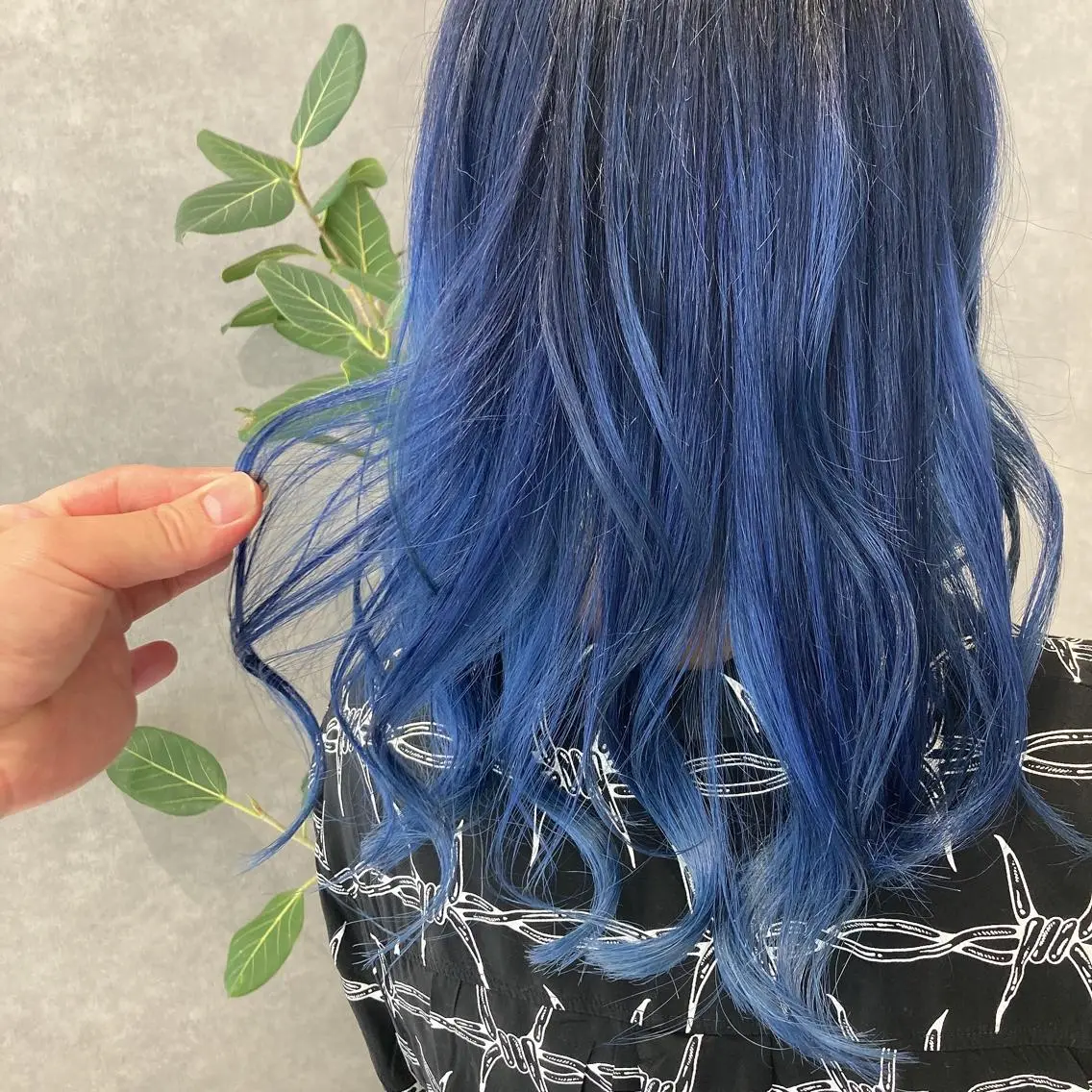 セミロング カラー アディクシーカラー バレイヤージュ ブルーカラー ダブルカラー グラデーションカラー ヘアカラー トリートメント 五月女 和樹のヘアスタイル
