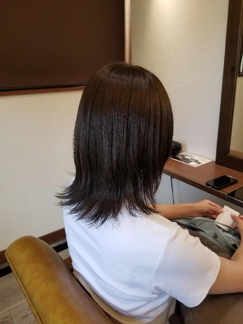 ミディアム カラー グレージュ カット ヘアカラー トリートメント 松江 幸世のヘアスタイル