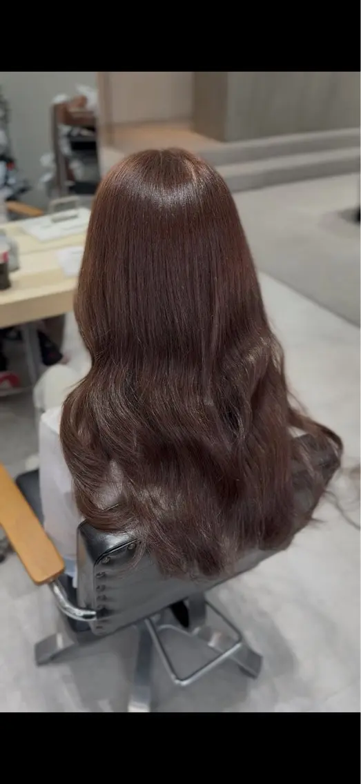 ロング ヘアカラー 信山 怜生のヘアスタイル