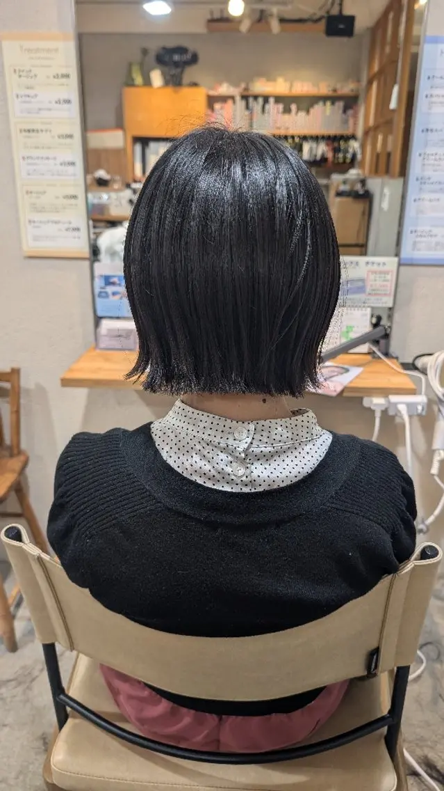 ミディアム 切りっぱなしボブ ボブ 【女性限定】 しおりのヘアスタイル