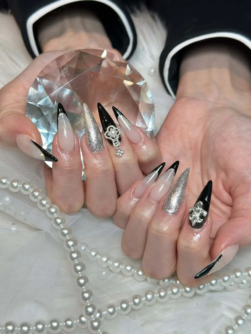 ネイル オーロラネイル ボルドー ブラウン 氷ネイル・うるうるネイル キラキラネイル Julli NailStudioのネイルデザイン