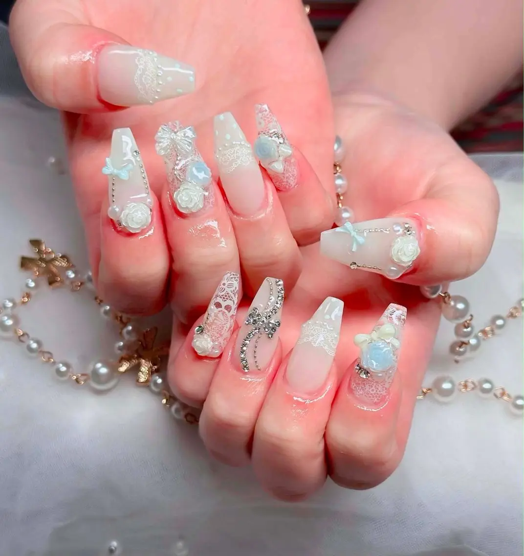 ネイル アートネイル ボルドー フレンチネイル ジェルネイル 氷ネイル・うるうるネイル ハンドネイル Julie NailSalonのネイルデザイン