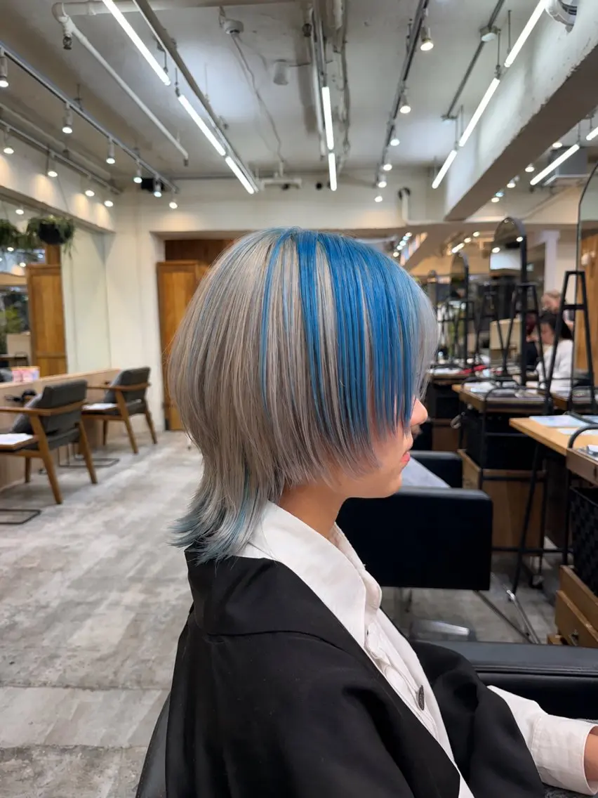 ショート カラー デザインカラー ショートヘア ウルフカット 川口開世 cutのヘアスタイル