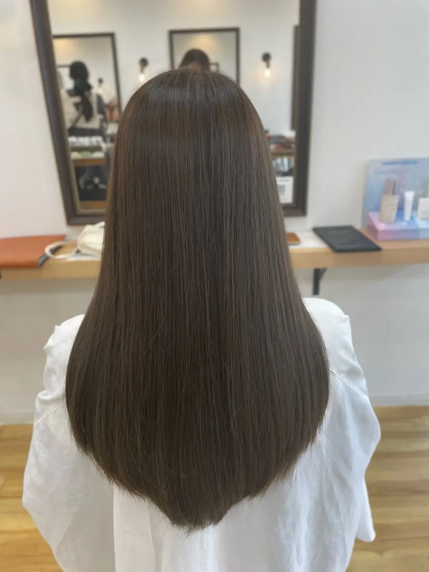 ロング MOLLA 大井陽菜のヘアスタイル