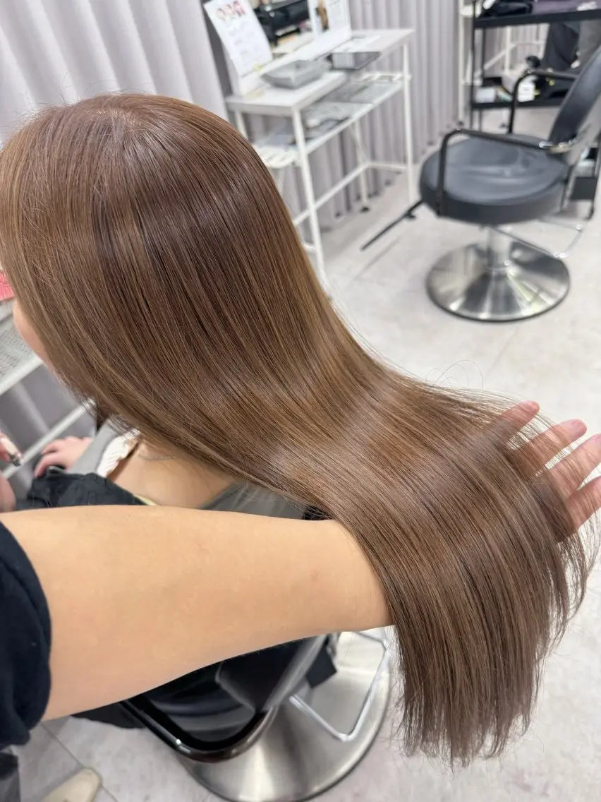 ロング カラー ベージュカラー ブラウンカラー ブラウンベージュ カット ヘアカラー トリートメント ヘッドスパ 縮毛矯正×髪質改善 店長　DAITOのヘアスタイル