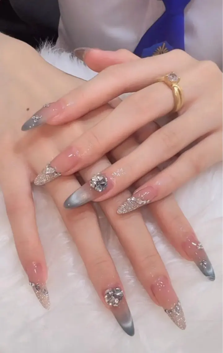 ネイル ハンドネイル フットネイル HANA 川越東口ネイルサロンのネイルデザイン