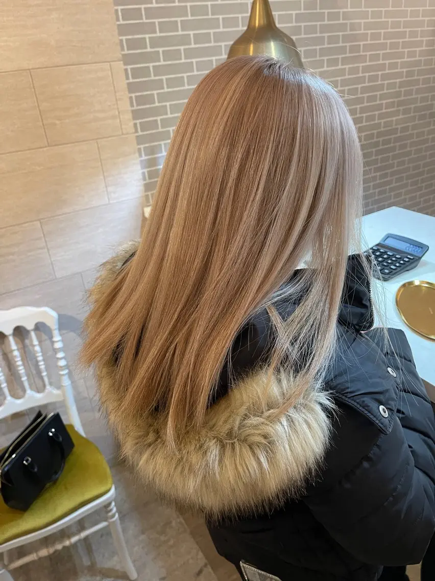 ミディアム カラー ANDIAMO SAKAE🍁楓のヘアスタイル