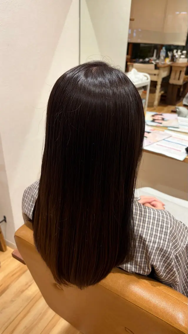 カラー 透明感カラー グレージュ 高坂 真凛のヘアスタイル