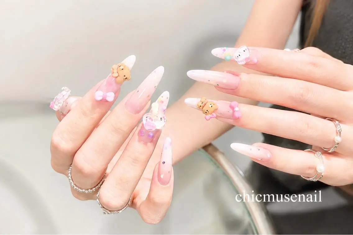 ネイル フラッシュネイル フットネイル フレンチネイル ジェルネイル ガラスフレンチ chicmuse nailのネイルデザイン