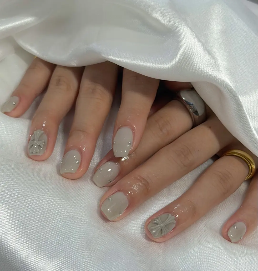 ネイル ハンドネイル フットネイル LAVISH nanamiのネイルデザイン