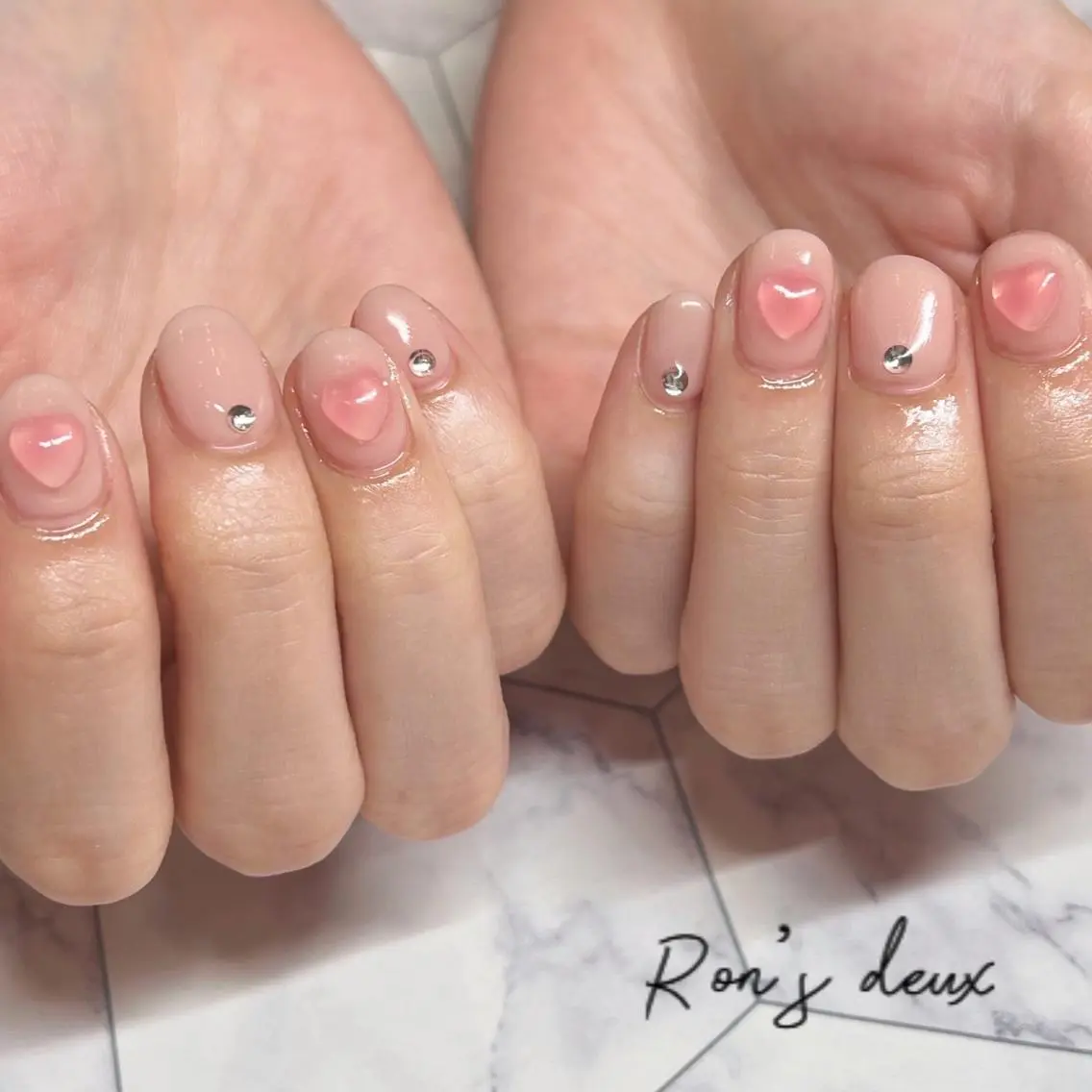 ネイル ストーンネイル Ron's nail 笹岡のネイルデザイン