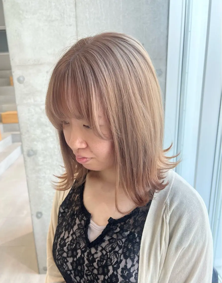 ミディアム カラー ブリーチ カット ヘアカラー トリートメント 吉沢遣人/レイヤー 艶カラー/抜け感のヘアスタイル