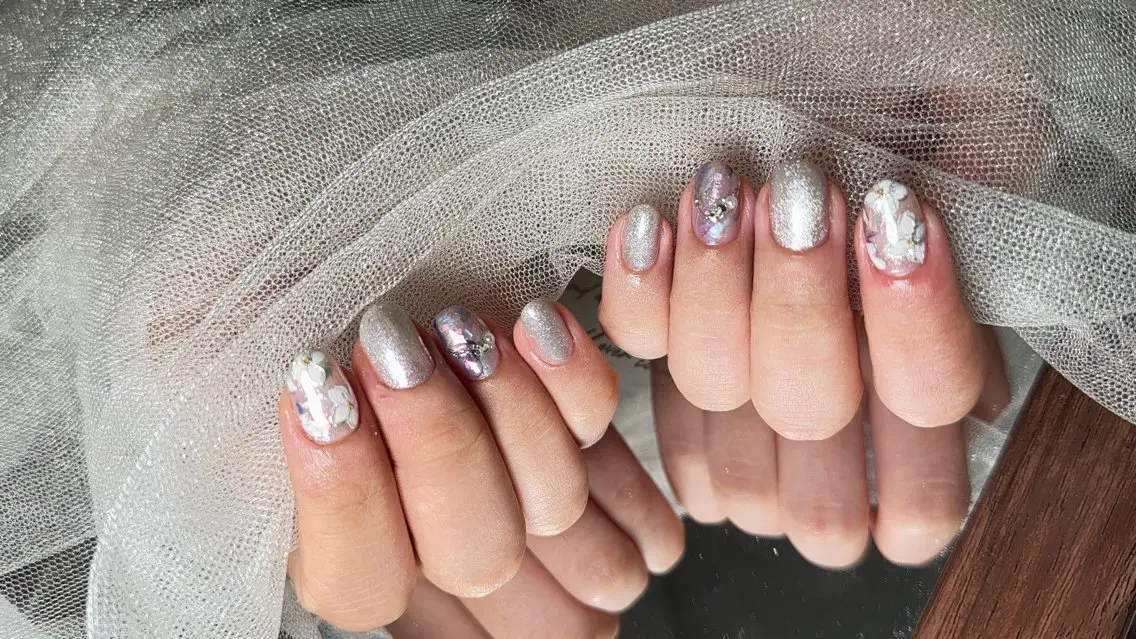 ネイル ハンドネイル YUMI ニュアンスnailsのネイルデザイン