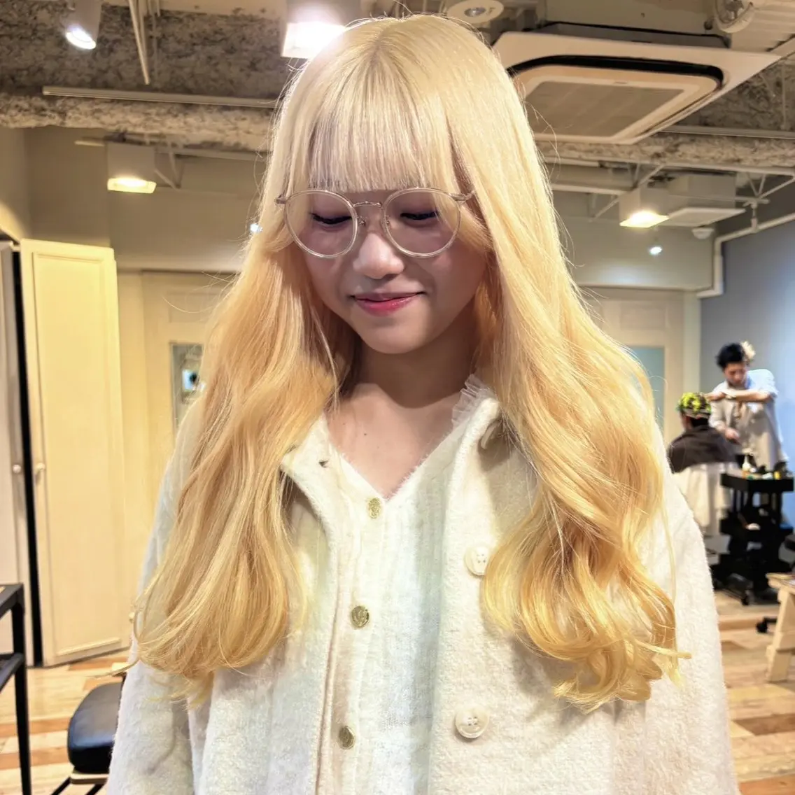 ミディアム カラー ブリーチ ブロンド ケアブリーチ ダブルカラー ハイトーンカラー ブリーチなしベージュ カラー✨Takeのヘアスタイル