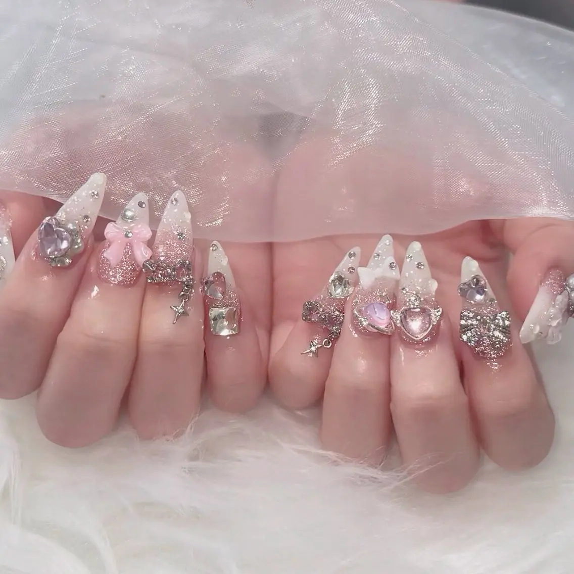 ネイル オーロラネイル 長さ出し フラッシュネイル フレンチネイル ジェルネイル ハンドネイル ハンドケア CiCi Nail Salonのネイルデザイン
