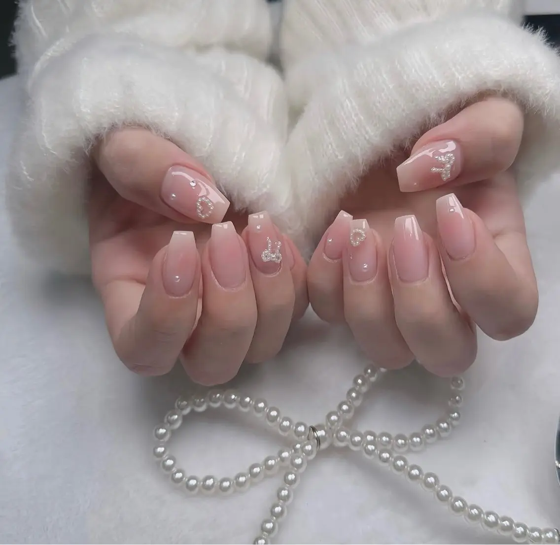 ミディアム 韓国風ヘア ハンドネイル Aila Nail HanChanのネイルデザイン