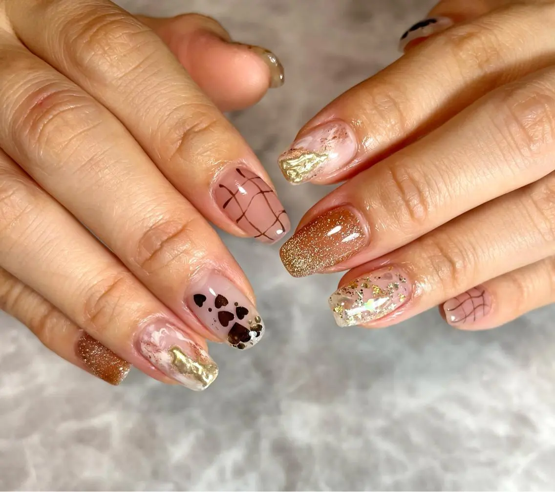 ネイル ジェルネイル キラキラネイル 韓国ネイル マグネットネイル ミラーネイル nails' it...のネイルデザイン