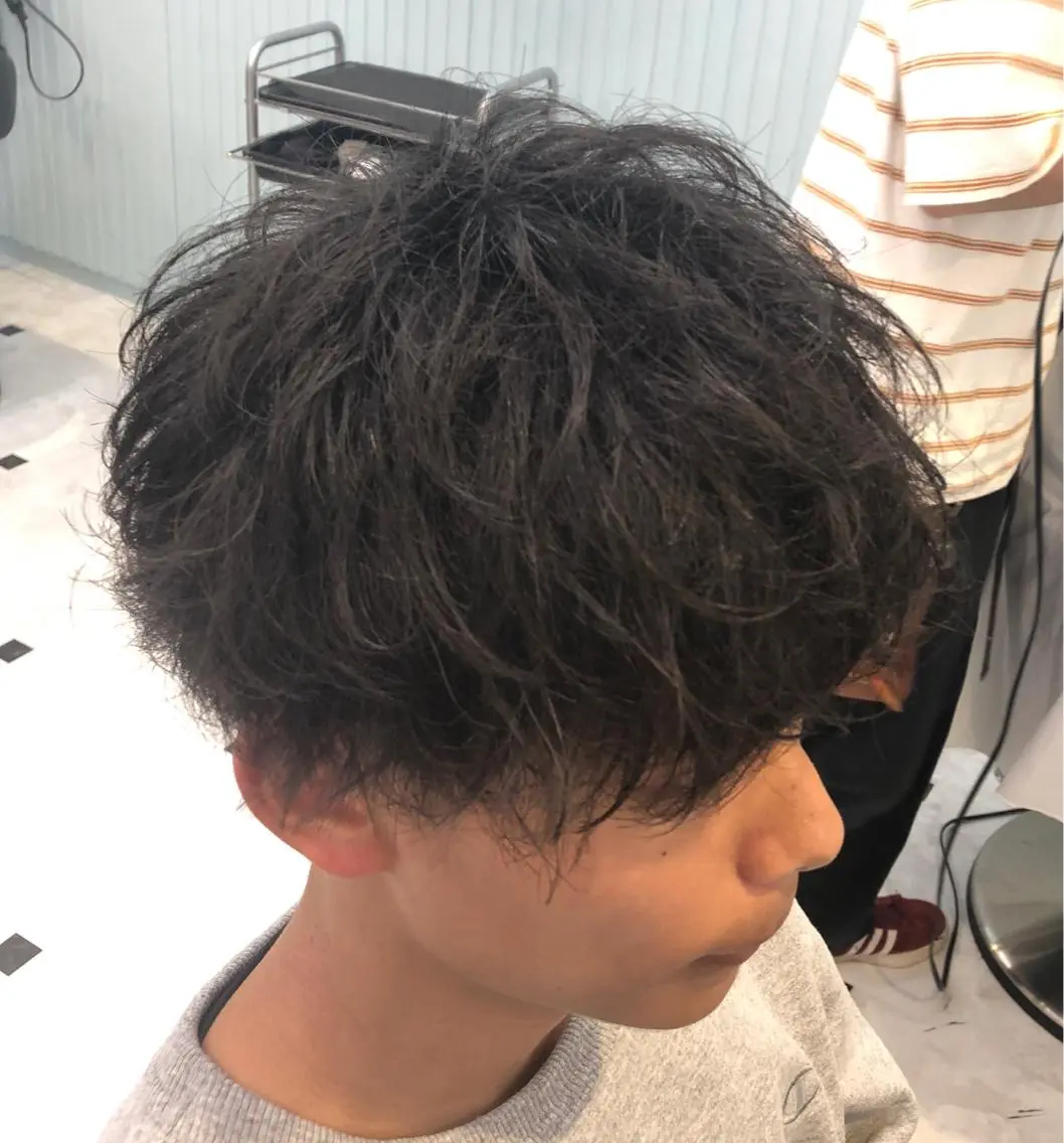 ショート カラー パーマ メンズ メンズパーマ ベージュグレージュ 💕しゅーじ💕のヘアスタイル