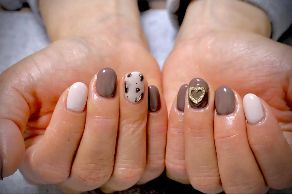 ネイル オーロラネイル カジュアル ジェルネイル ラメ(グリッター) マグネットネイル MH Nailのネイルデザイン