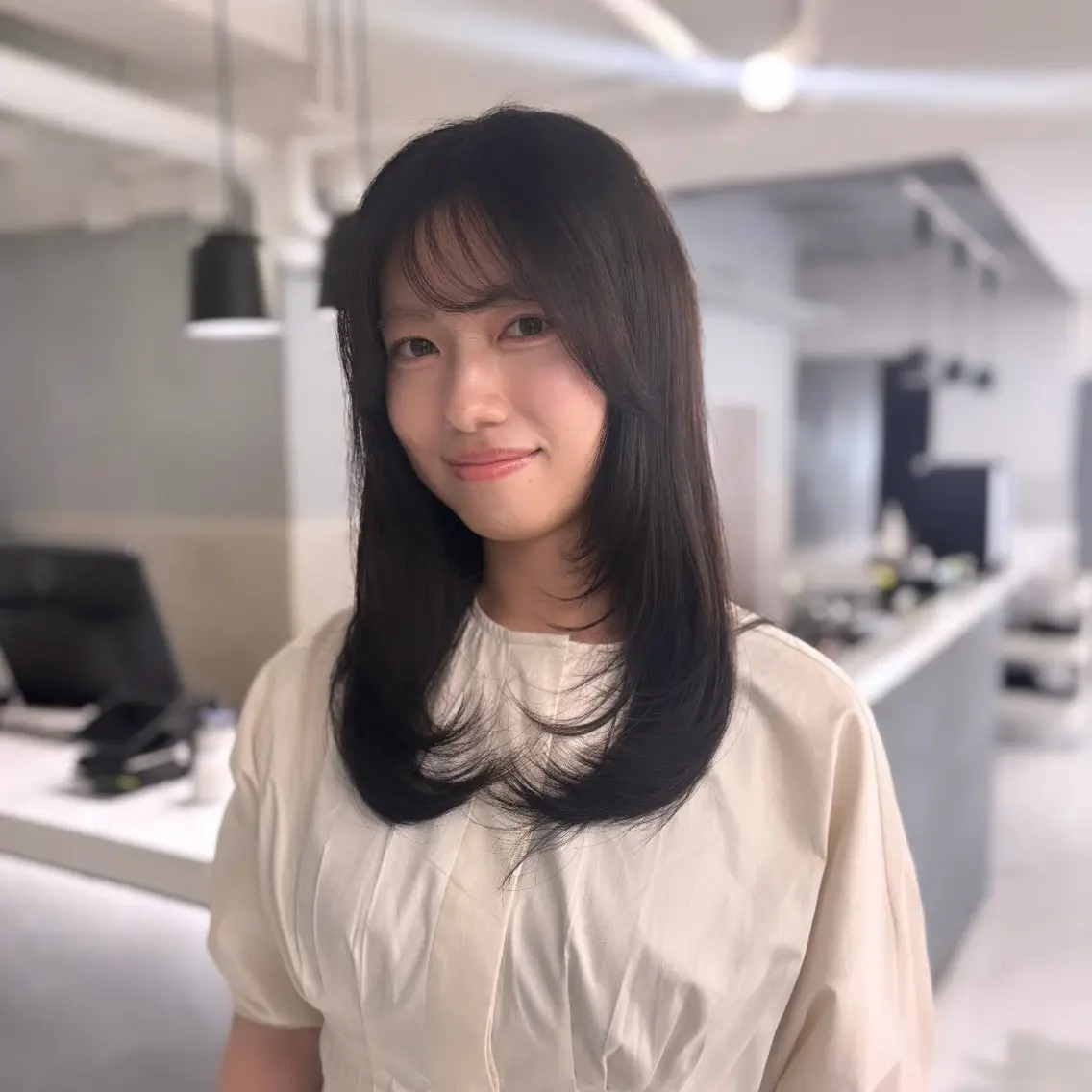 ミディアム くびれヘア 韓国風ヘア レイヤーカット Mizuki🩵韓国 風レイヤー/艶カラーのヘアスタイル
