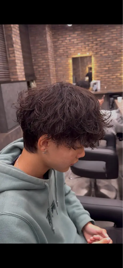 パーマ メンズ カット パーマ シャドウ/フェザー 朝崎倭斗のヘアスタイル