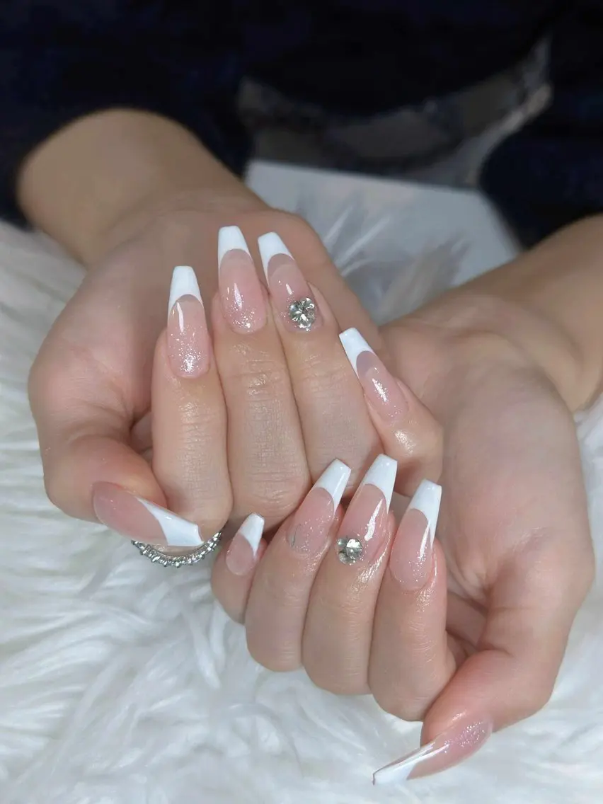 ネイル ボルドー ブラウン チークネイル ドット フットネイル Julli NailStudioのネイルデザイン