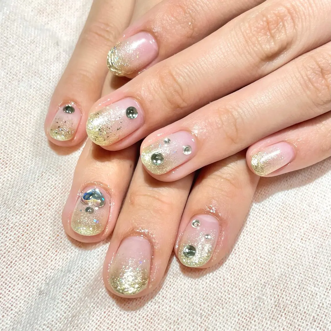 ネイル グラデーション ラメ(グリッター) ラメグラデーション ストーンネイル ハンドネイル nail salon Cottonのネイルデザイン