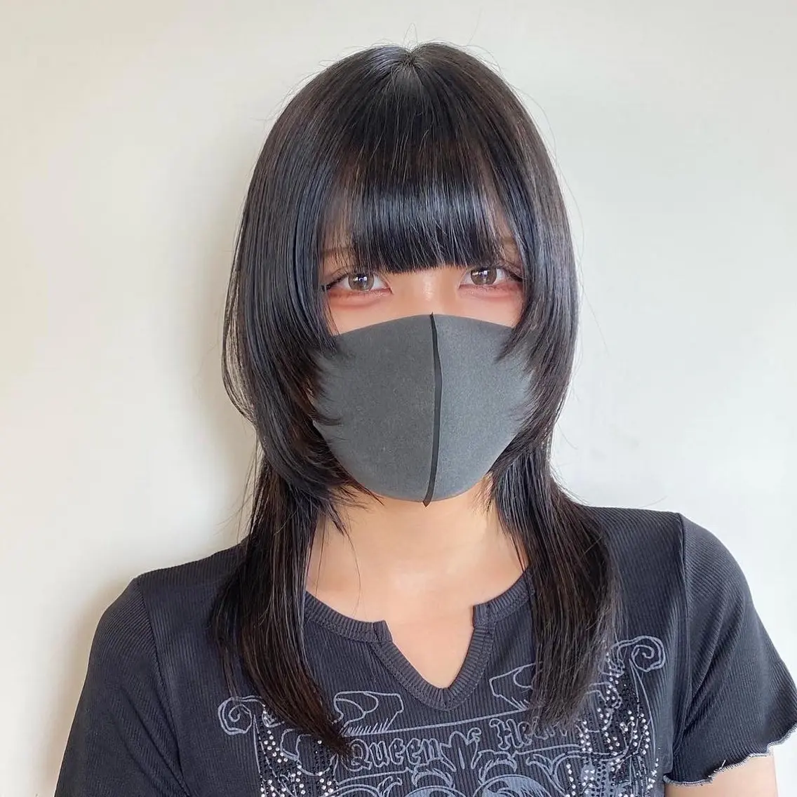 ミディアム ボブ くびれヘア 顔まわりレイヤー 顔周りカット ハッシュカット カット パーマ 大阪ウルフカット ハッシュカットのヘアスタイル