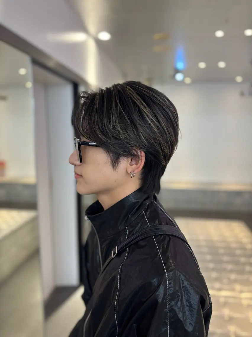 カラー メンズ メンズハイライト ブルーカラー デザインカラー ダブルカラー ハイライトカラー カット ヘアカラー レイヤー sala 推しカラー職人🎀のヘアスタイル