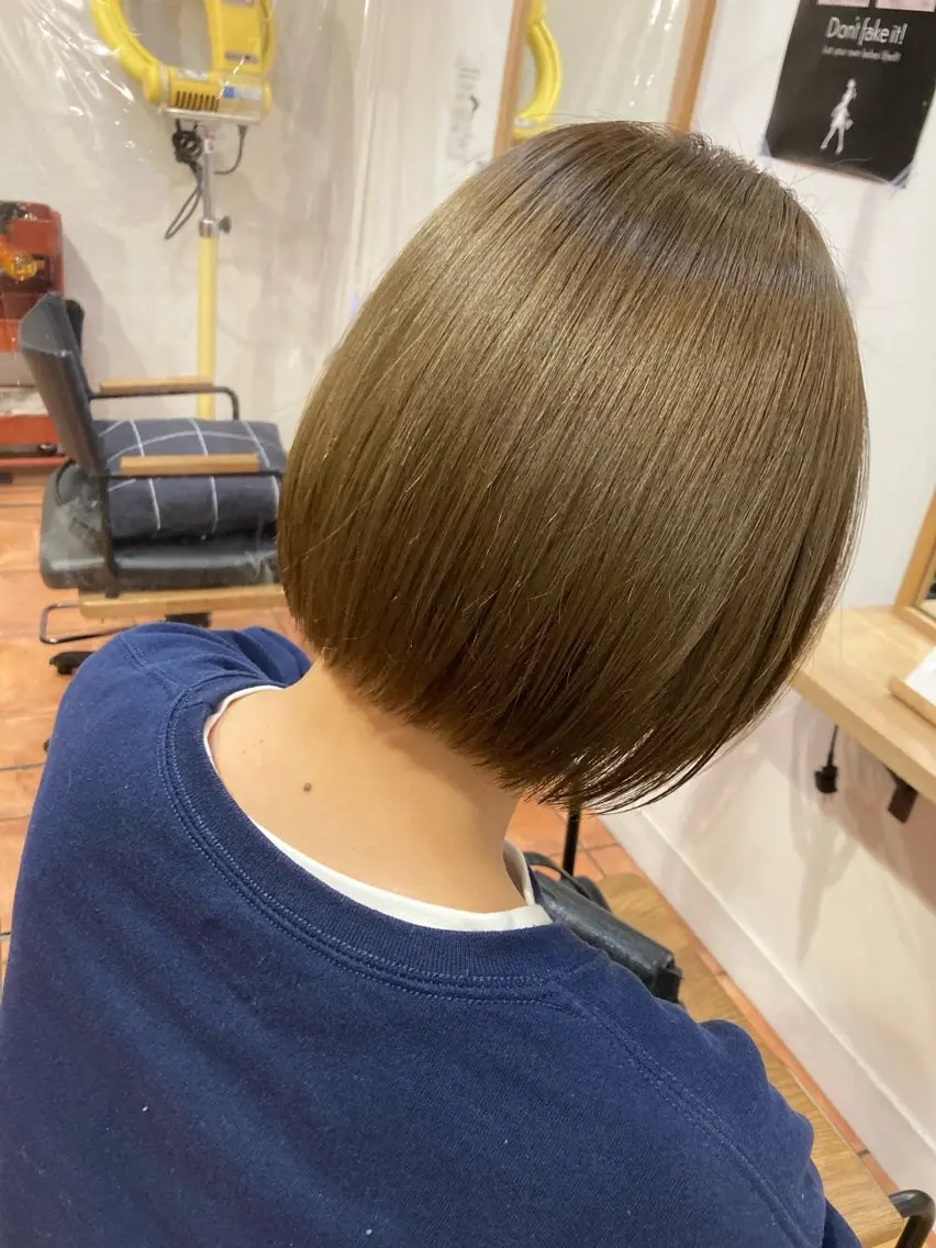 ショート ボブ カット ヘアカラー トリートメント 横山 麻衣子のヘアスタイル