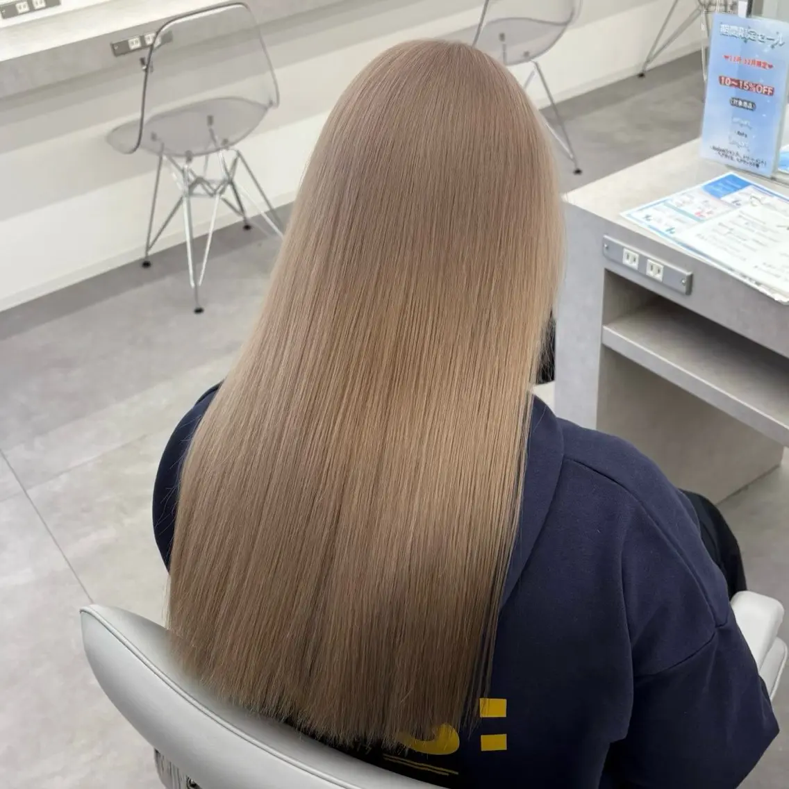 ロング カラー ベージュカラー ハイトーンカラー ハイトーンベージュ カット ヘアカラー 🎀ハイトーン🎀 ケアブリーチmikuのヘアスタイル