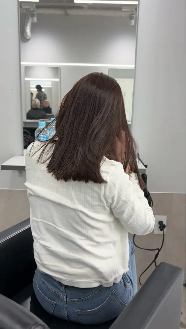 ミディアム カット ヘアカラー トリートメント ブリーチなし透明感 🪄aoi🤎のヘアスタイル