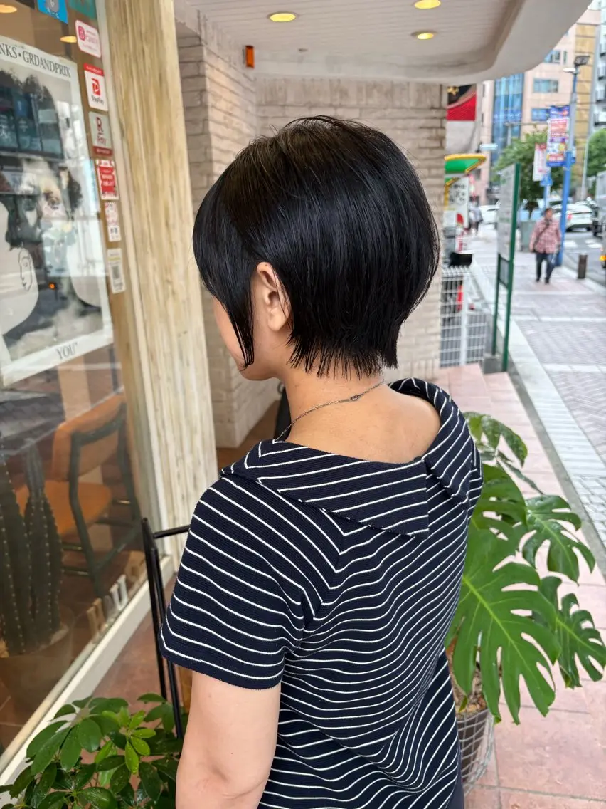 ショート あやか 白髪ぼかしハイライトのヘアスタイル