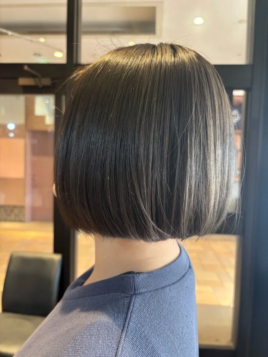 ミディアム カラー ブリーチ ブラウンカラー オリーブブラウン 🎀ワンレンボブ🎀 ワンカラー　あゆみのヘアスタイル