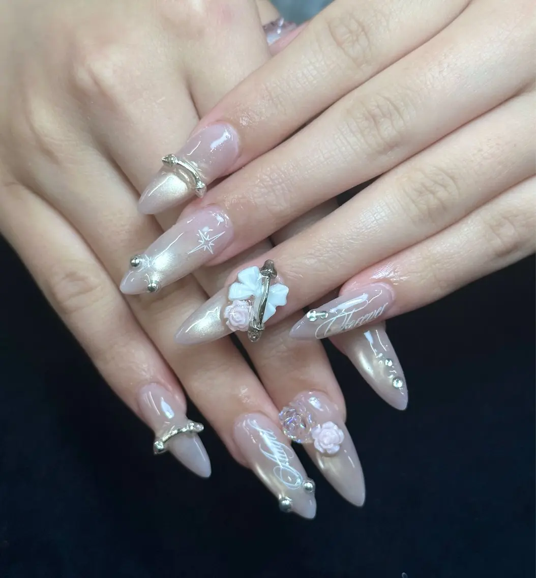 ネイル ガーリー 韓国ネイル ロングネイル 持ち込み リボン Iconic Nailのネイルデザイン