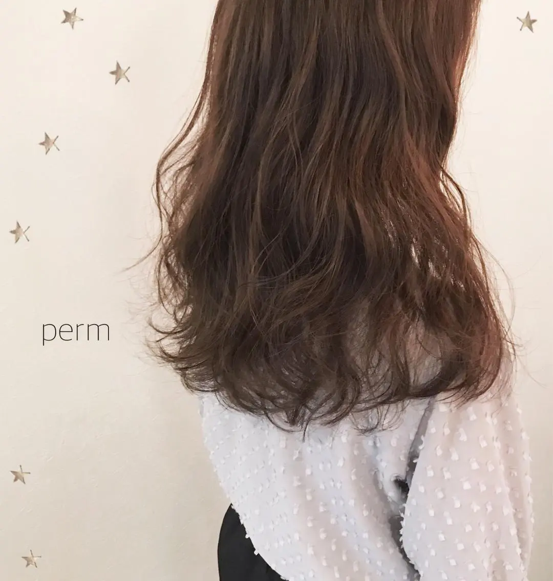 ミディアム パーマ 市川 千夏のヘアスタイル