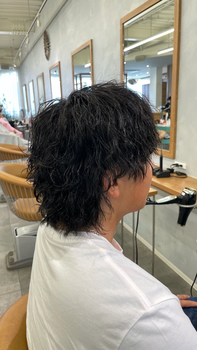 ミディアム パーマ メンズ ミディアムパーマ メンズパーマ 波巻きパーマ パーマ 澤田 真凛のヘアスタイル