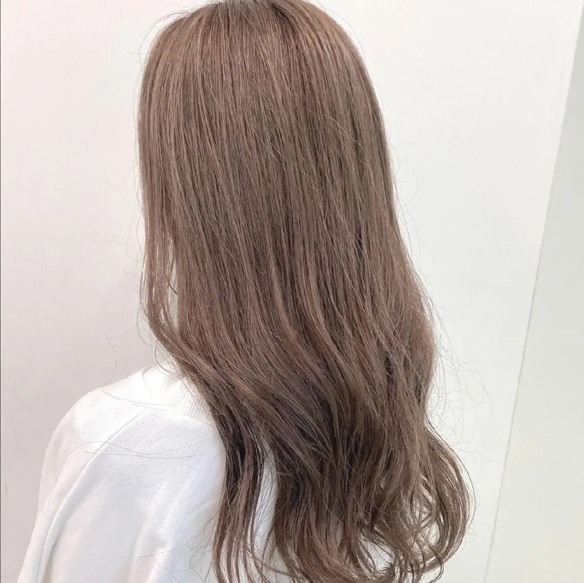 セミロング カラー 🤍💕ブリーチカラ ーAyaka💕🤍のヘアスタイル